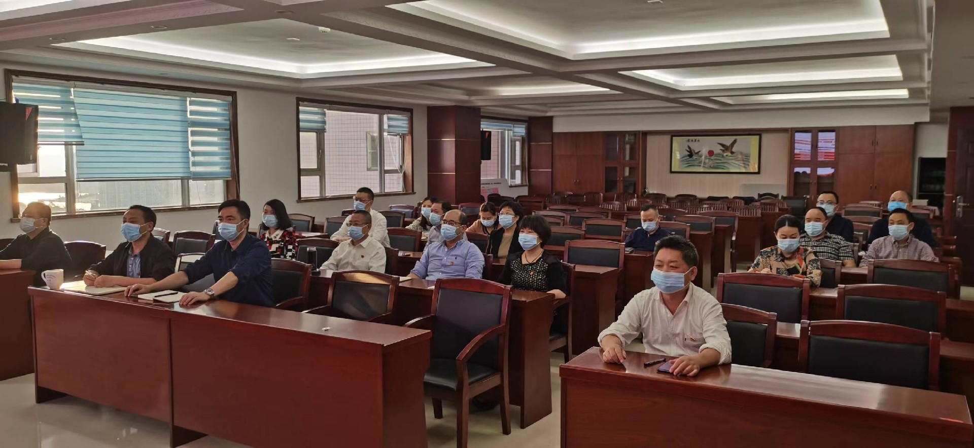 恒信彩建设集团组织收看省地质院学习贯彻党的二十大精神省委宣讲团报告会